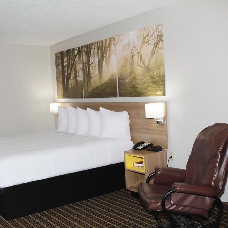 Days Inn By Wyndham Forest Luaran gambar