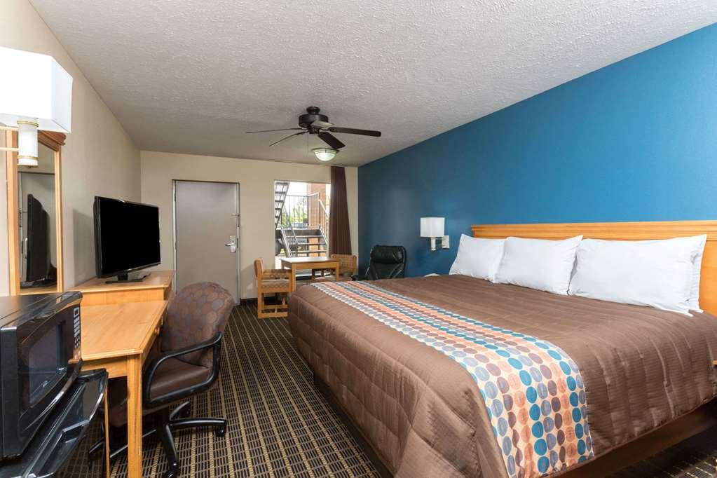 Days Inn By Wyndham Forest Bilik gambar