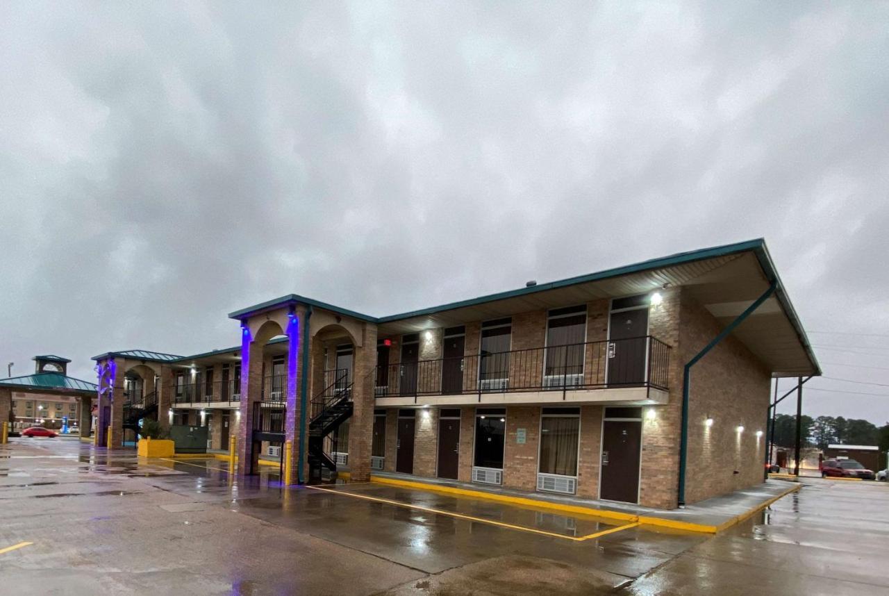 Days Inn By Wyndham Forest Luaran gambar
